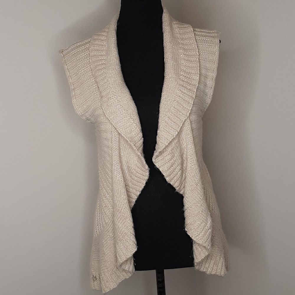 Red Camel Tan  Sweater sz M